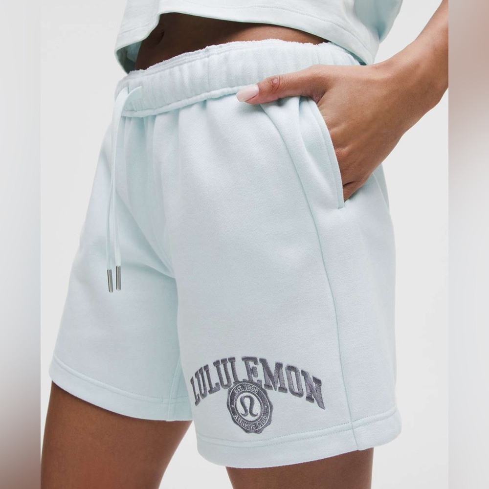 Lululemon Scuba Mid-Rise Oversized Short 7" *Graphic